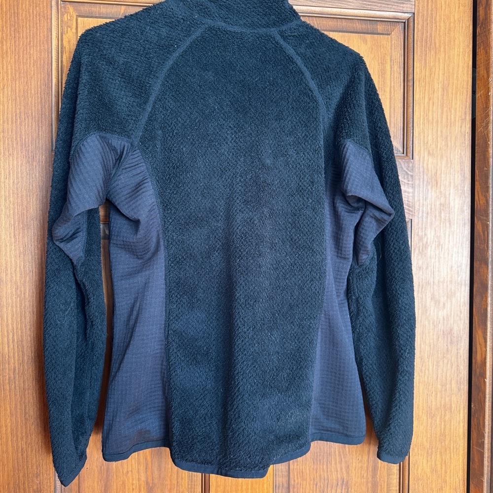 Patagonia Black Women's Full-Zip Fleece Jacket - Picture 3 of 6
